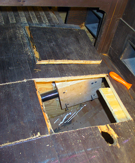 spanish-galleon-reconstruction,-by-john-rivera-resto,-2012,-securing-pipe