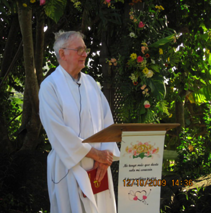 john-rivera-resto-and-nancy-lewis-wedding-Father-Michael-Driscoll